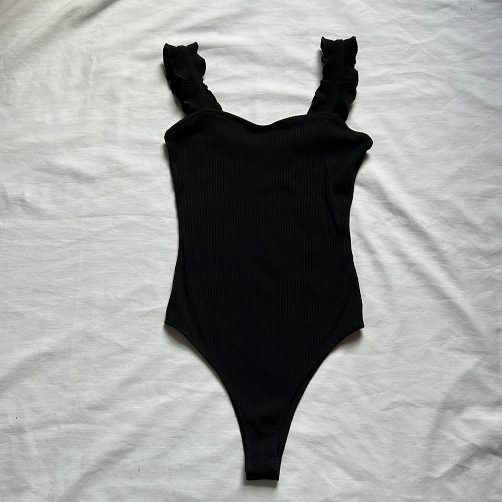 Black ribbed ruffle bodysuit